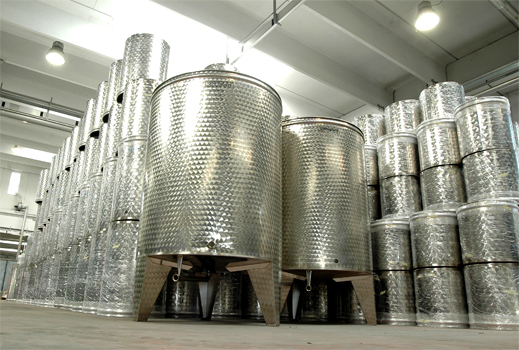 Wine industrial barrel and containers for industrial applications, Italian beer kegs manufacturing industry, made in Italy engineering stainless steel products, certified pressurized kegs for food and beverage manufacturers customized beer kegs, industrial wine storage containers, oil food dispenser from 2 liters to 30000 liters, the best solution for food and beverage containers worldwide distribution market, Supermonte guarantees high end stainless steel products, safe quality pressurized containers for wineries, beer manufacturers to support our distribution business in United States, England, Saudi Arabia, China, Japan, Germany, Canada, Austria, South America and all over the world