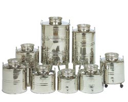https://www.kegsmanufacturing.com/images/food_oil_container_stainless_steel_manufacturing_italy_tanks.jpg